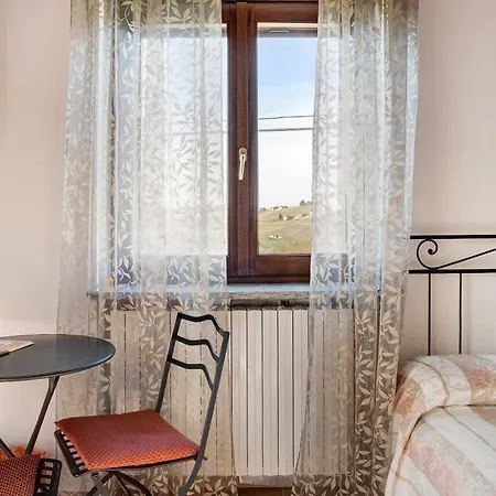 Casa Antichi Poderi Dei Gallina Ferienhaus Neive