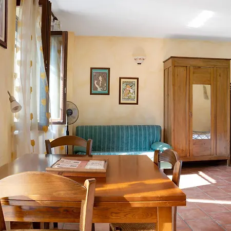 Casa Antichi Poderi Dei Gallina Neive