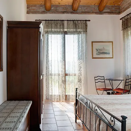 Ferienhaus Casa Antichi Poderi Dei Gallina Neive
